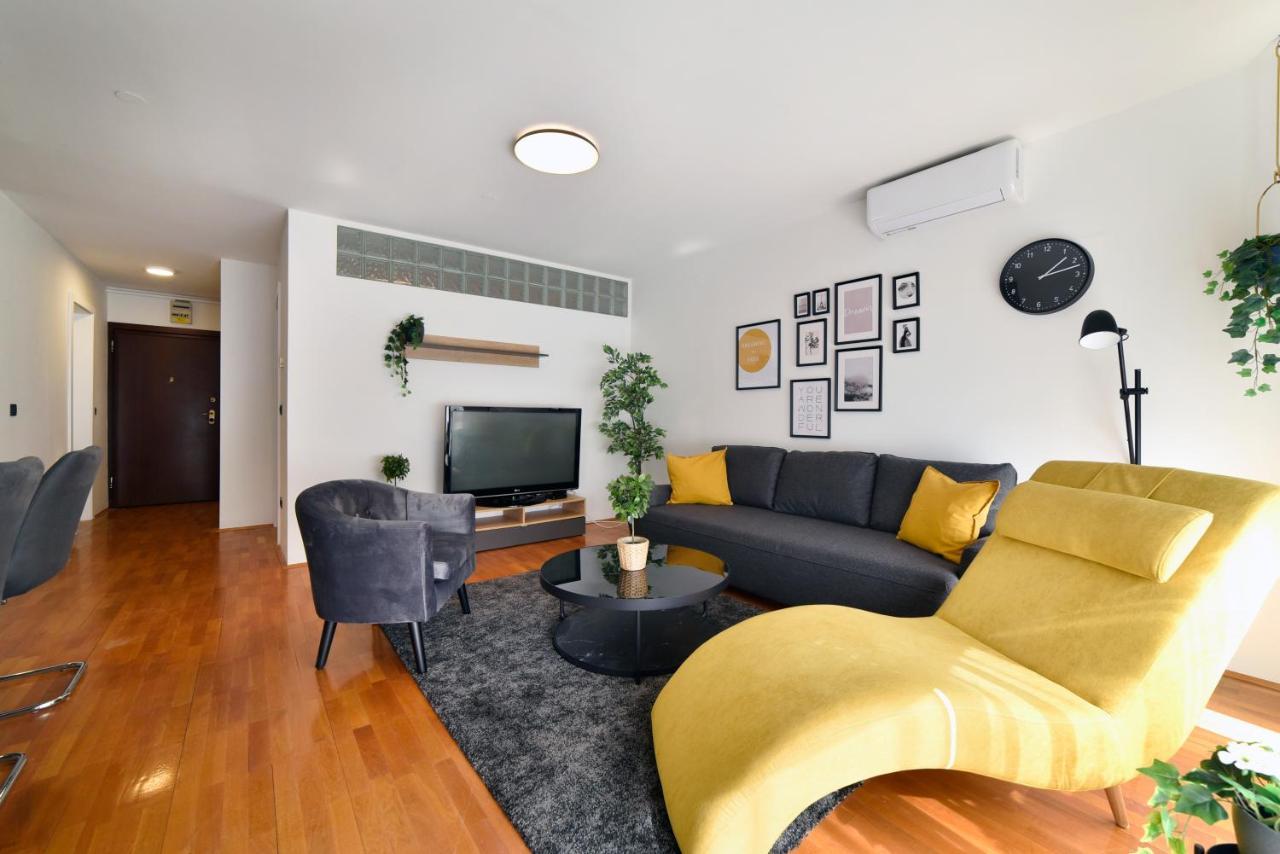 Lavir Apartment With Parking Záhřeb Exteriér fotografie